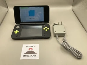 Nintendo 2DS XL LL New Edition - Lime Green & Black, Includes Adapter, Tested - Picture 1 of 10