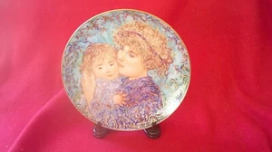 The Edna Hibel Mother's Day Plate for 1989 Jessica and Kate, Knowles 713A - Picture 1 of 6