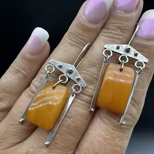 VINTAGE USSR ESTATE 875 SILVER & BUTTERSCOTCH AMBER MODERNIST EARRINGS 2” X 3/4” - Picture 1 of 24