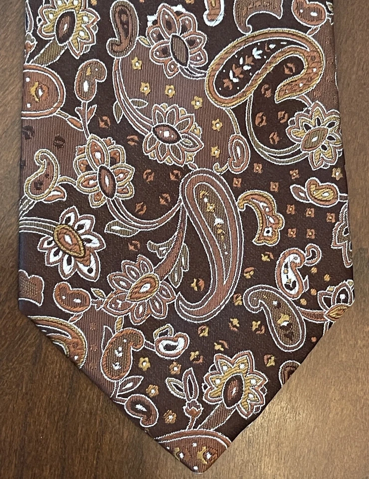 Corbata de cuello Geoffrey Beene marrón hecha a mano 100 % seda para hombre hecha en China Foto 1 de 4