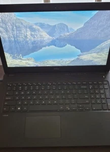 Dell Latitude 3580. i7 2.7ghz 8gb DDR4 ram 256 ssd. Bluetooth. Webcam. 15.6" - Picture 1 of 4