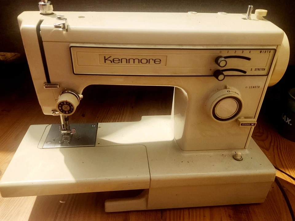 Máquina de costura Kenmore 158 12310 - Imagem 1 de 4