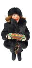 Figurine de poupée russe vintage en fourrure manteau de jeu accordéon peinte à la main. Anastasia ?