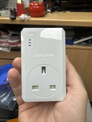 TP-Link TL-PA4020P AV600 Passthrough Powerline Adapter 2 Ports 600Mbps FREE POST - Image 1 of 4
