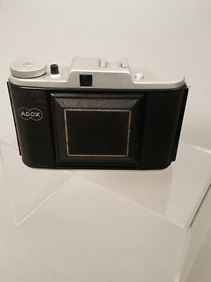 Cámara fotográfica Adox Golf 63 telémetro 120 con lente 75 mm f6,3 Alemania Foto 1 de 4