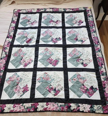 Handmade Quilt Patchwork Blanket Throw Poinsettia Flowers  Size 59" x 46" Twin - Image 1 of 4