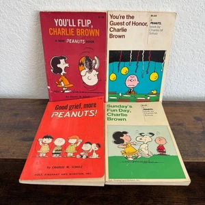Lot of 4 Vintage Peanuts Charlie Brown  Paperback Books by Charles Schulz 8"x5" - Picture 1 of 22