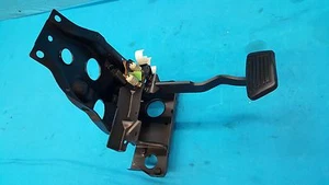 Pedal de freno original Nissan DATSUN ZX280 con soporte - Imagen 1 de 6