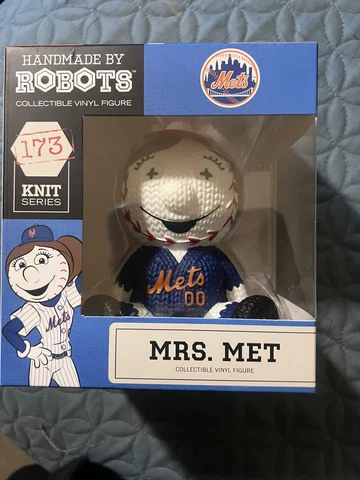 NY Mets Mrs Met Handmade By Robots Collectible Vinyl Figure Promo From 05/06/23 Cover