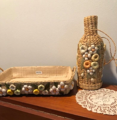 Vintage Raffia/Straw Wine Bottle Flower Basket Carrier & Tray - Image 1 of 4