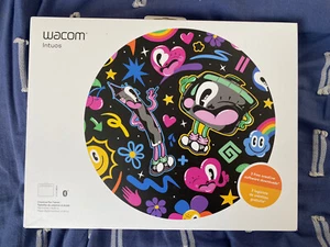 Wacom Intuos Creative Pen Tablet for Graphics - Small, Black Pistachio  - Picture 1 of 5