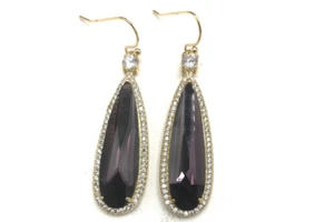 Pendientes lágrima de terciopelo púrpura hechos con elementos de Swarovski - Imagen 1 de 6