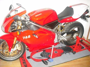 Ducati 748R very very low miles - Picture 1 of 12