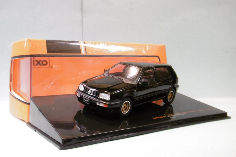 Volkswagen VW Golf 3 Modello Personalizzato IXO 1 43 Nero CLC525N.22