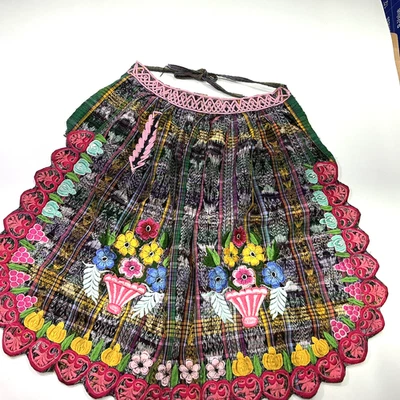 Delantal bordado vintage para mujer floral disfraz folclórico guatemalteco años 90 hecho a mano Foto 1 de 4