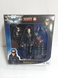 MAFEX No. 050 Selina Kyle Catwoman 2.0 Batman The Dark Knight Rises NEW - Picture 1 of 6