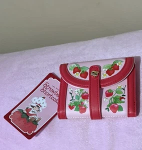 ¡Oferta! Cartera Strawberry Shortcake bordada con cuentas nueva con etiqueta - Imagen 1 de 4