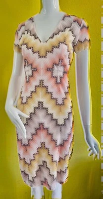 Vestido MISSONI Tejido Crochet Salmón Rosa Amarillo Blanco Viscosa Zig-Zag Ta... - Imagen 1 de 4