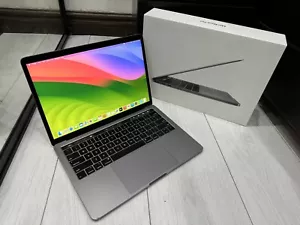 Apple MacBook Pro Retina 13.3" 2019 512GB SSD 8GB Ram 2.4GHz Core i5 Space Grey - Afbeelding 1 van 17