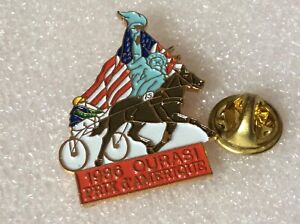 pin's lapel pins doré Cheval OURASI grand prix d'Amérique 1986 (NEUF/Blister)
