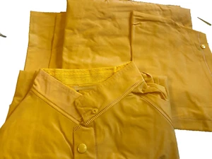 TRAJE DE LLUVIA AMARILLO DE 3 PIEZAS GUANTE Y SEGURIDAD STAUFFER TALLA 46-48 #8117 - Imagen 1 de 1