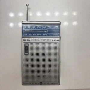De Colección General Electric #7-1150A - Radio Auriculares Portátil AM/FM - Probado y Funciona - Imagen 1 de 3