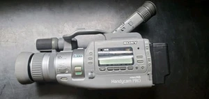 Videocamera Sony CCD-VX3 Handycam PRO 3CCD Hi8 Hi-8 8 mm skateboard - Foto 1 di 16