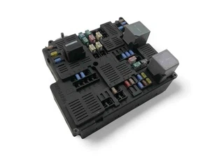 F604 VOLVO Fuse Box 31473771 - Picture 1 of 4