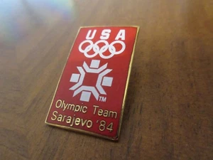 Pin Olympia Sarajevo 1984 US Olympic Team Olympics USA vtg - Picture 1 of 2
