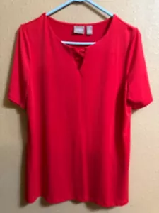 CHICO'S TOP BLOUSE CHICO'S SZ 1 (MEDIUM) RED STRETCH SHORT SLEEVES - Picture 1 of 3