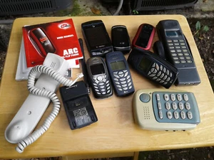 Vintage Cell Phones and oldies bundle - Afbeelding 1 van 3