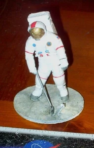 Custom 1/18 NASA Apollo 14 Astronaut Alan Shepard Golf Shot 4 pc model w dome - Picture 1 of 9