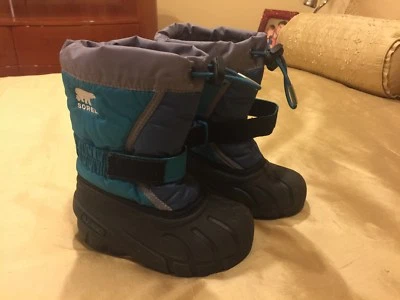 Botas impermeables Sorel Boys esmaltadas azules/azules coral con aislamiento de nieve talla 9 Foto 1 de 4