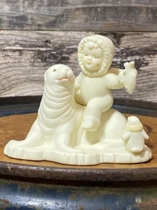 Vintage🦭Angel Snowbaby On Seal🐟Holding A Fish With Penguin🐧Has Wear See Pics - Picture 1 of 20