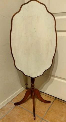 VINTAGE ANTIQUE SMALL OVAL SCALLOPED TILT TOP PEDESTAL ACCENT TABLE Cover