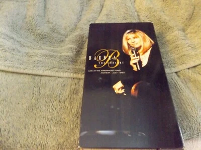 VHS Barbra The Concert Live At Arrowhead Pond Anaheim July 1994 107 Minutes Foto 1 de 2
