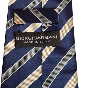 Cravatta Giorgio Armani seta Repp fatta a mano blu navy italiano oro righe bianche lusso - Foto 1 di 7