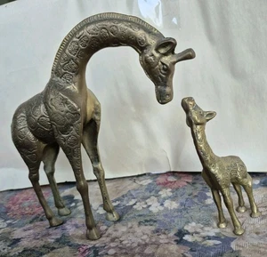 Estatuilla de jirafa madre y bebé de latón macizo de colección figura escultura decoración 8" - Imagen 1 de 8