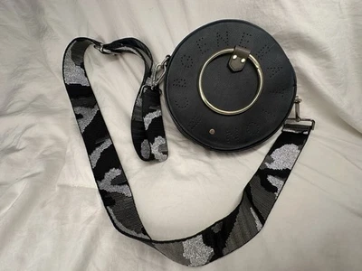 Bandolera negra redonda BCBGeneration: bolso bandolera correa estampada ajustable  Foto 1 de 4