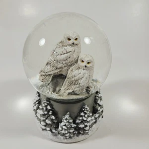 Schneeeulen Paar Spieluhr Schneekugel We Wish You a Merry Christmas - Bild 1 von 8