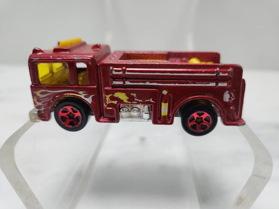 Hot Wheels 1976 caminhão de bombeiros amarelo variante 1:64 rodas vermelhas K2 - Imagem 1 de 4