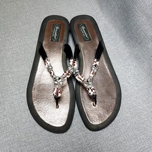 Grandco Women's Size 11 Beaded Silver Thong Flip Flop Wedge Sandals - Picture 1 of 10