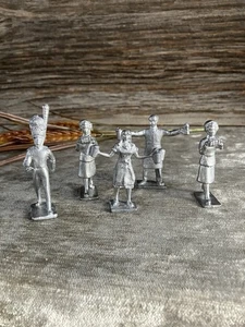5 Various Unpainted Lead Toy Figures. Brand Unknown. Vintage Toys - Bild 1 von 9