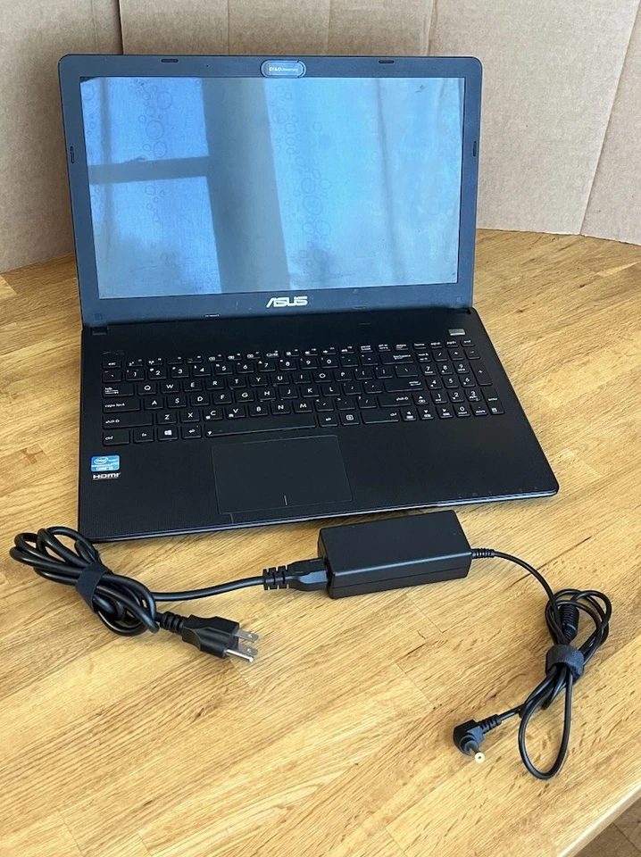 Asus X501A 15.6" HD Laptop Intel for parts or repair - Image 1 of 4