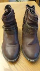 Women's Brown Worn Leather Look Ankle Boots from Maurices Size 9 Zip - Picture 1 of 9