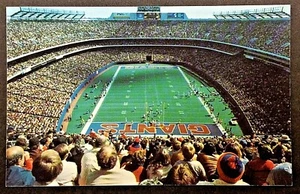  East Rutherford NJ Giants Stadium in Meadowlands - Top Stadium lkg Up the Field - Bild 1 von 2
