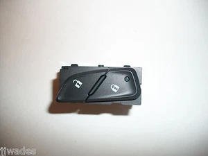 2014 - 2015 CORVETTE LOCK - UNLOCK SWITCH BUTTON GENUINE GM PART# 22916533 - Picture 1 of 4