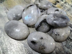 Natural Labradorite Cabachon (light), Oval, 25x18x7mm, 5 pce. Mixed - Picture 1 of 3