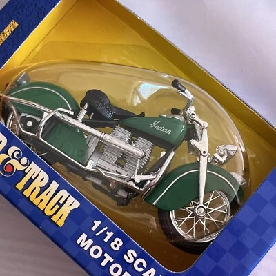 INDIAN FOUR MOTORCYCLE DIE CAST ROAD & TRACK 1/18 DIECAST GREEN NEW - Image 1 of 4