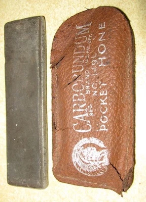  Antigua piedra de afilar de 4"x1" en marco de aluminio. Carburundum 149L Funda Cuero Foto 1 de 2